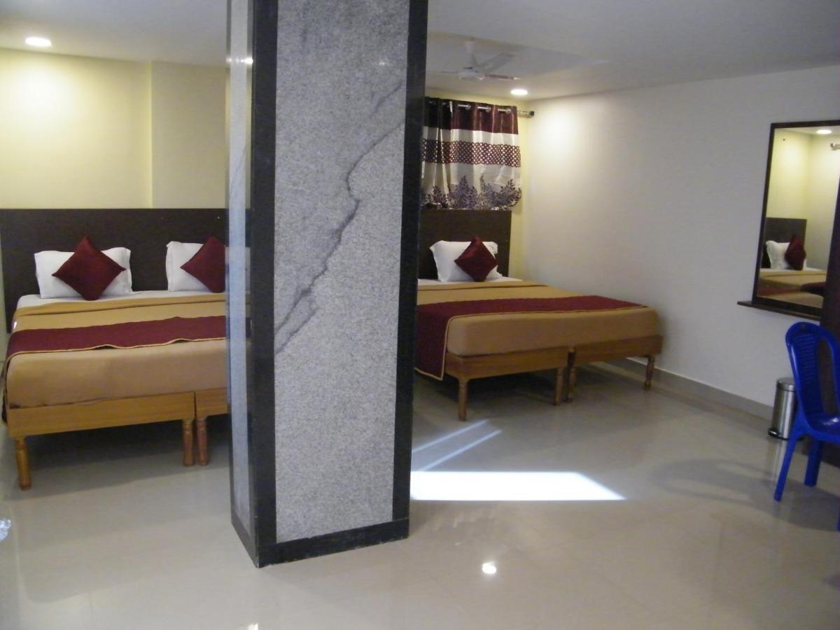 The White House Residency Hotel Chennai Exterior photo
